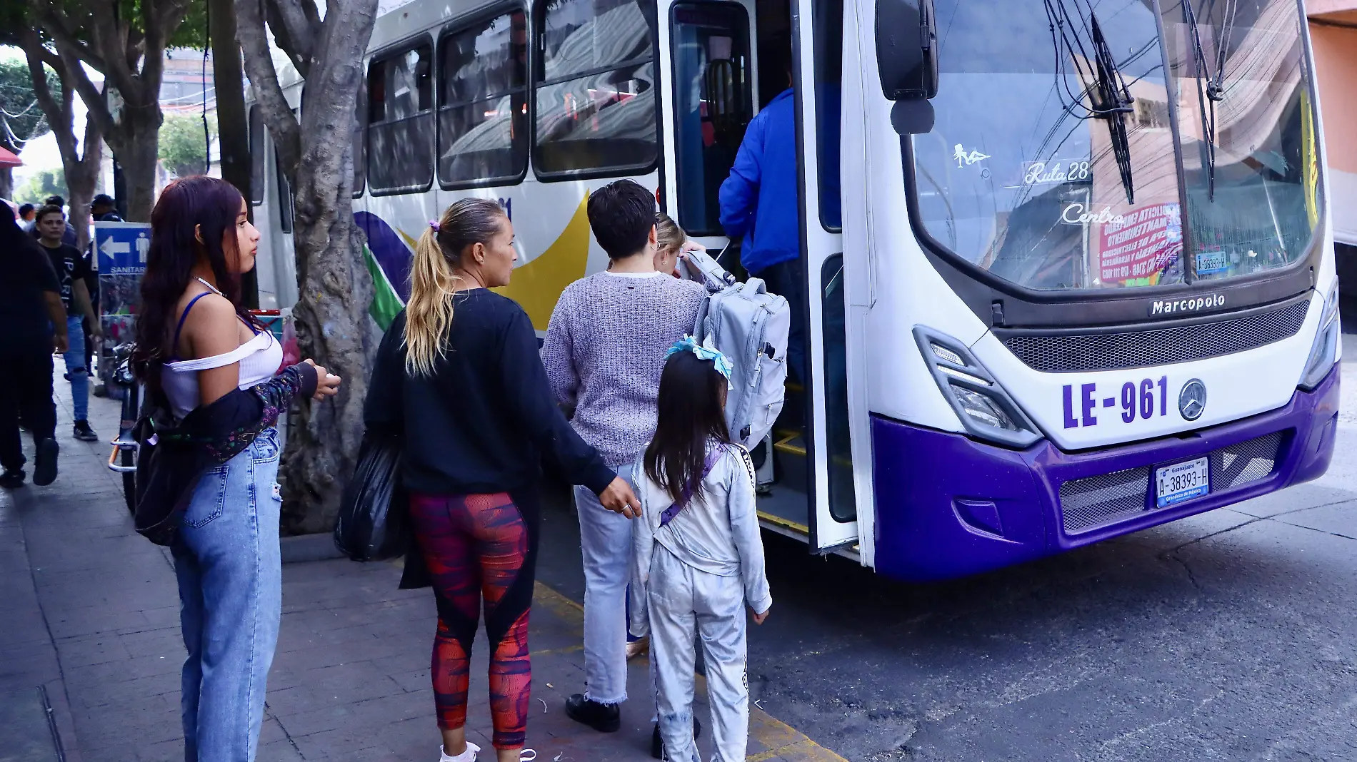 Alcaldesa aumento transporte